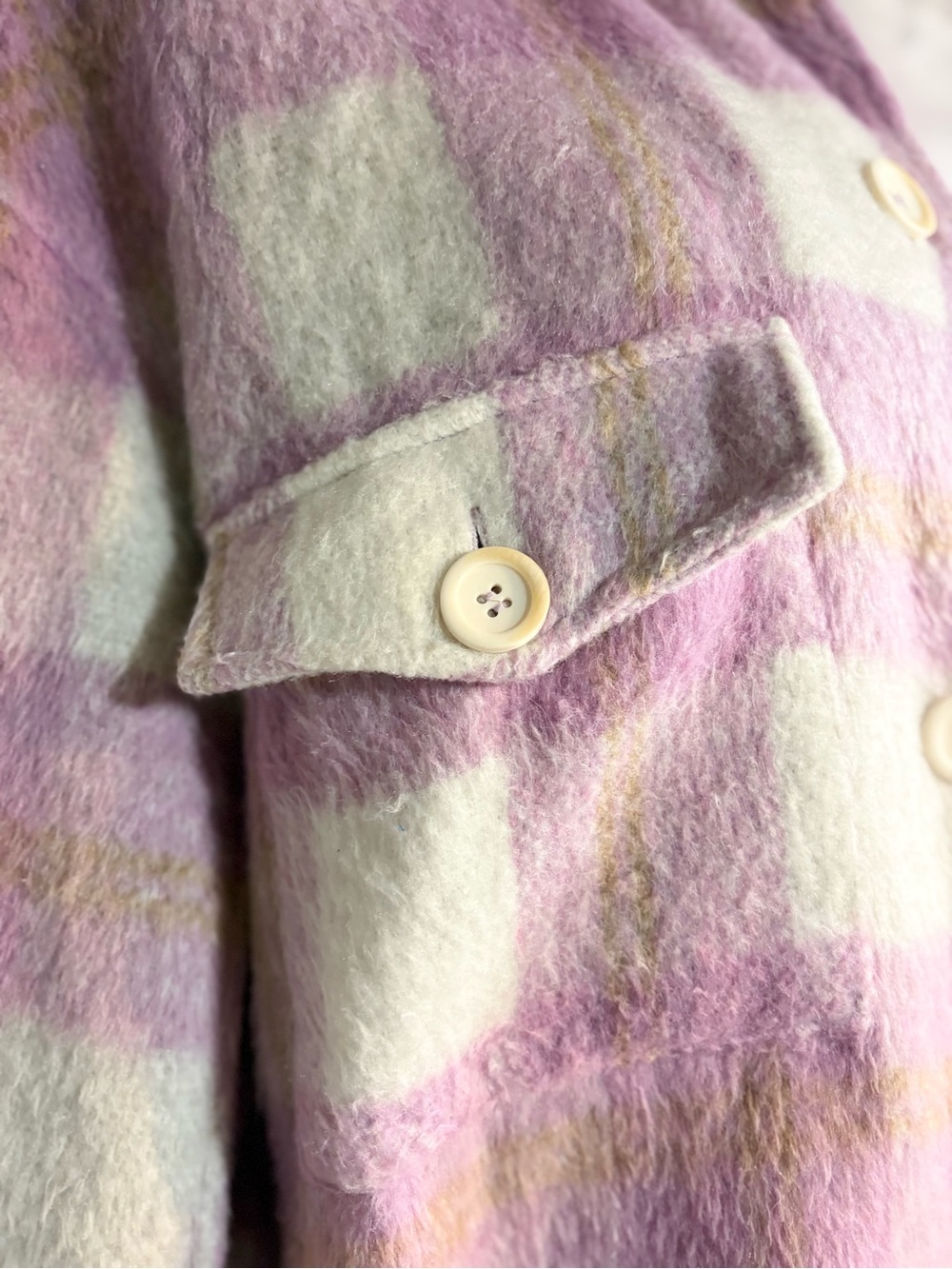 Mabel long, oversized shirt-jacket soft brushed finish classic plaid pattern - Picture 8 of 14